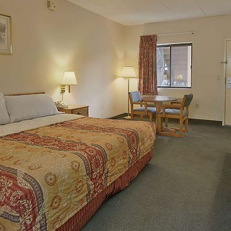 Days Inn By Wyndham Morehead Buitenkant foto