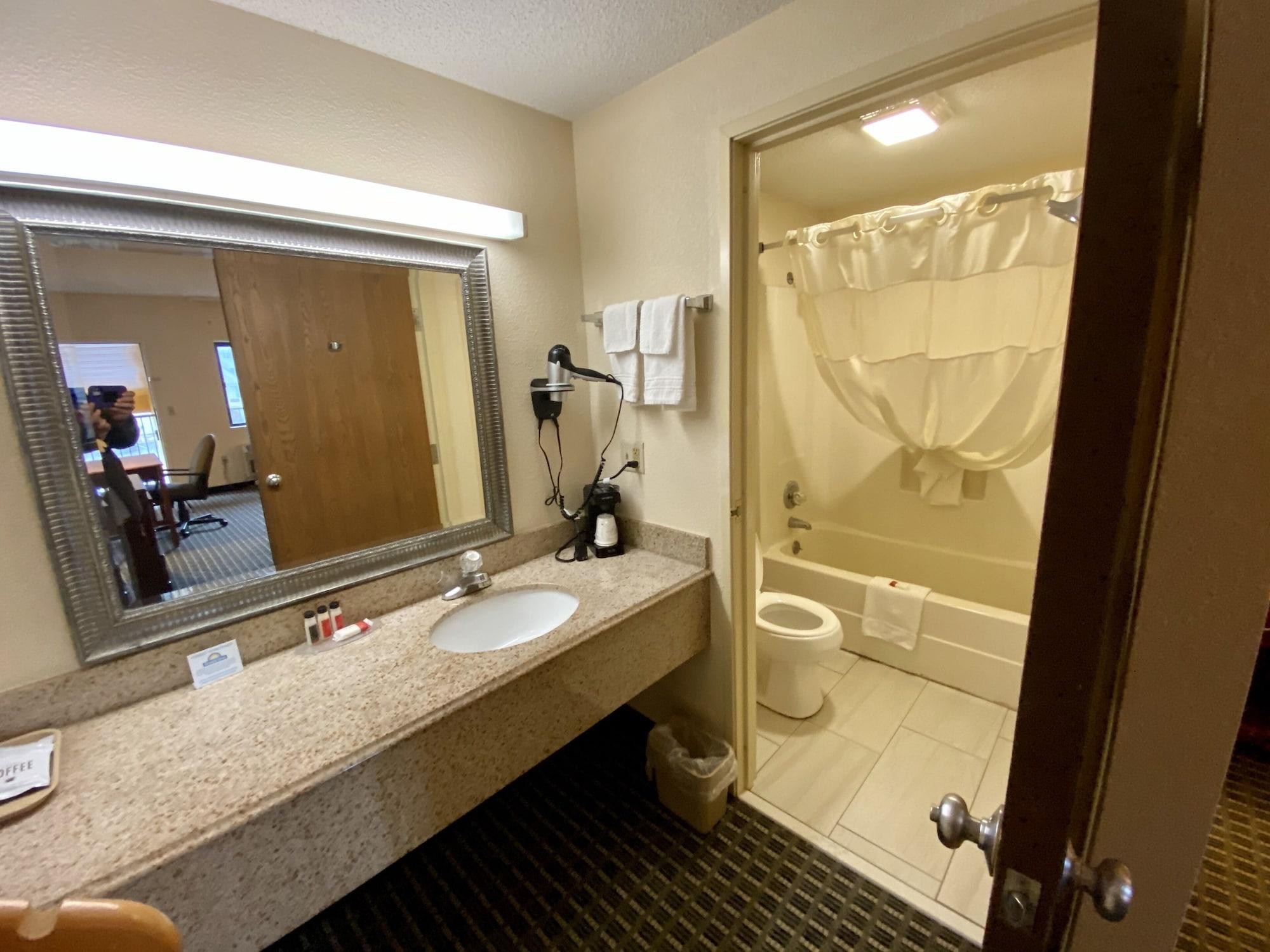 Days Inn By Wyndham Morehead Buitenkant foto