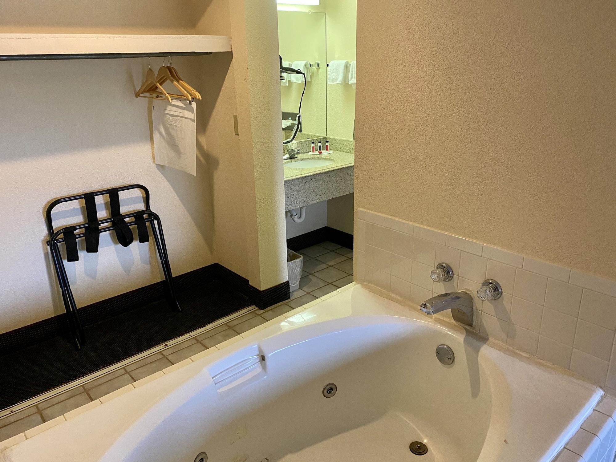Days Inn By Wyndham Morehead Buitenkant foto