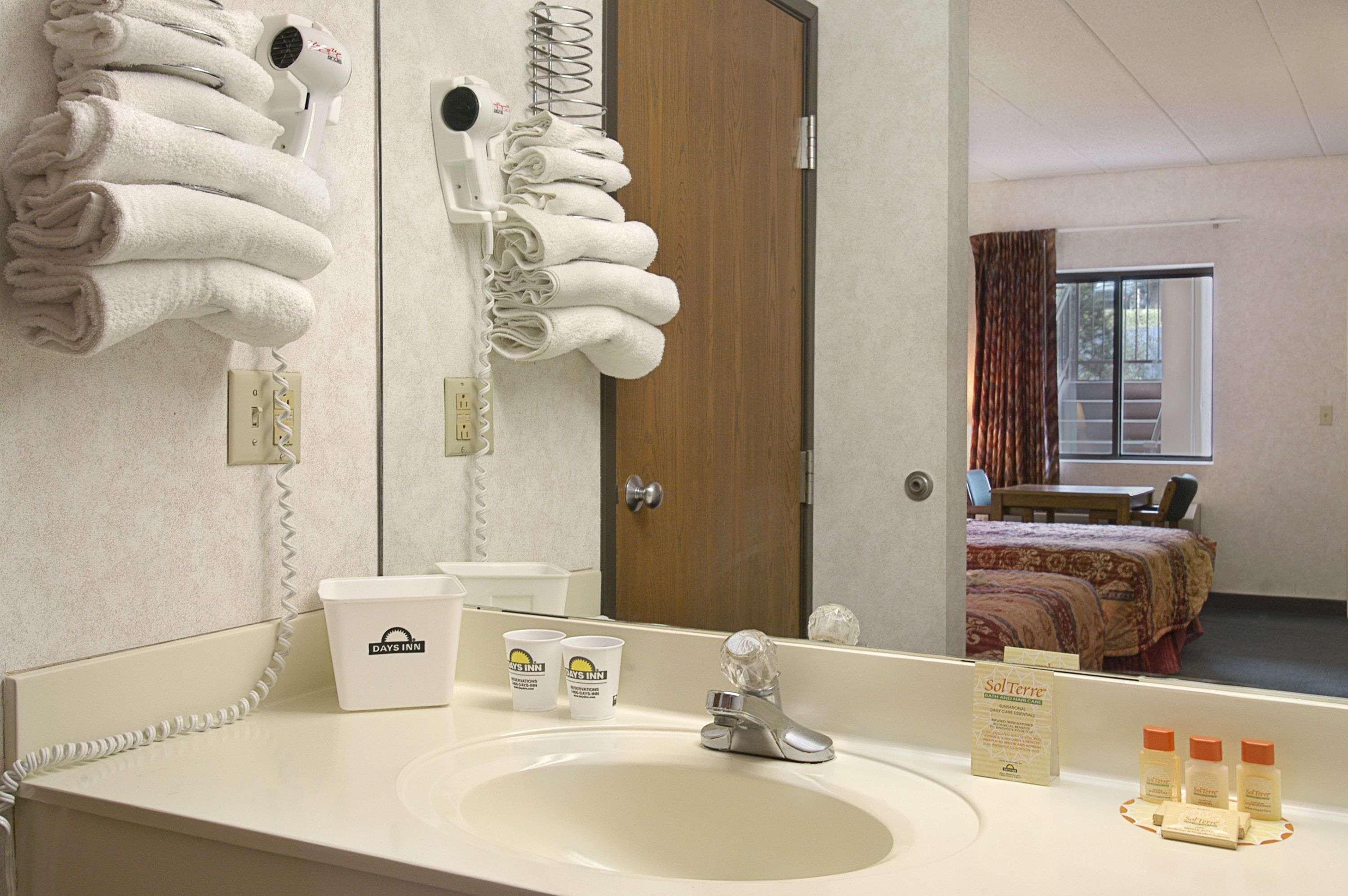 Days Inn By Wyndham Morehead Buitenkant foto