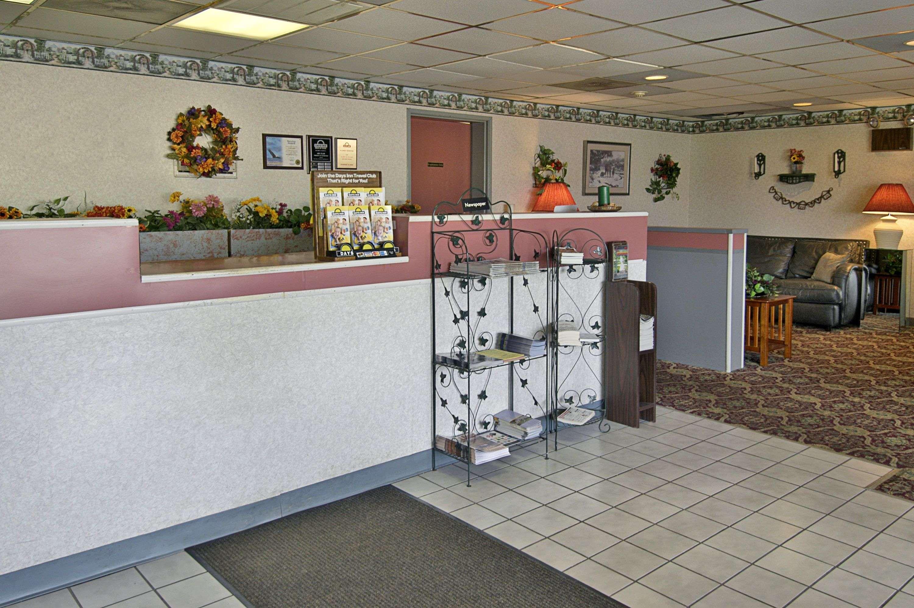 Days Inn By Wyndham Morehead Buitenkant foto